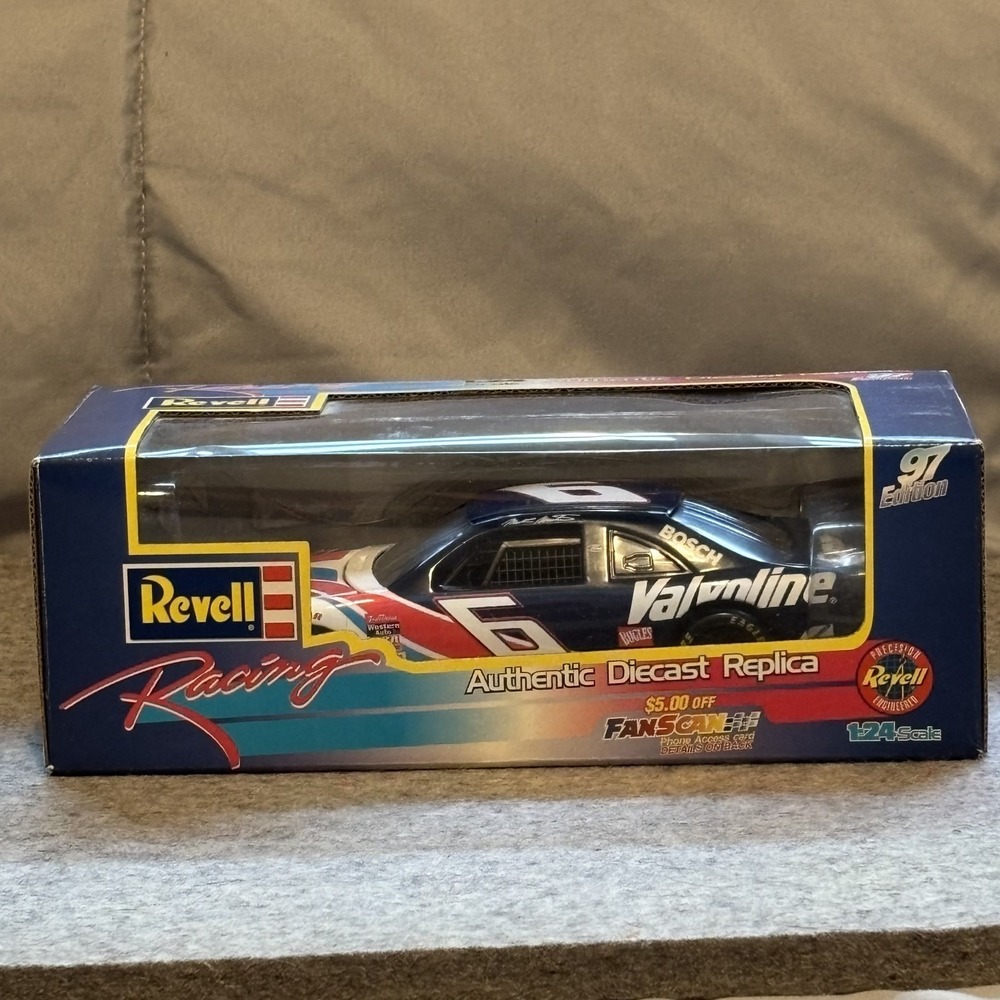 1:24 REVELL NASCAR #6 MARK MARTIN VALVOLINE CAR 1997